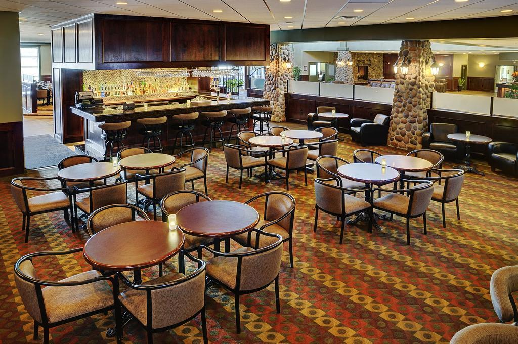 Chateau Nova Hotel 麦克默里堡 外观 照片