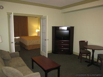 Chateau Nova Hotel 麦克默里堡 客房 照片